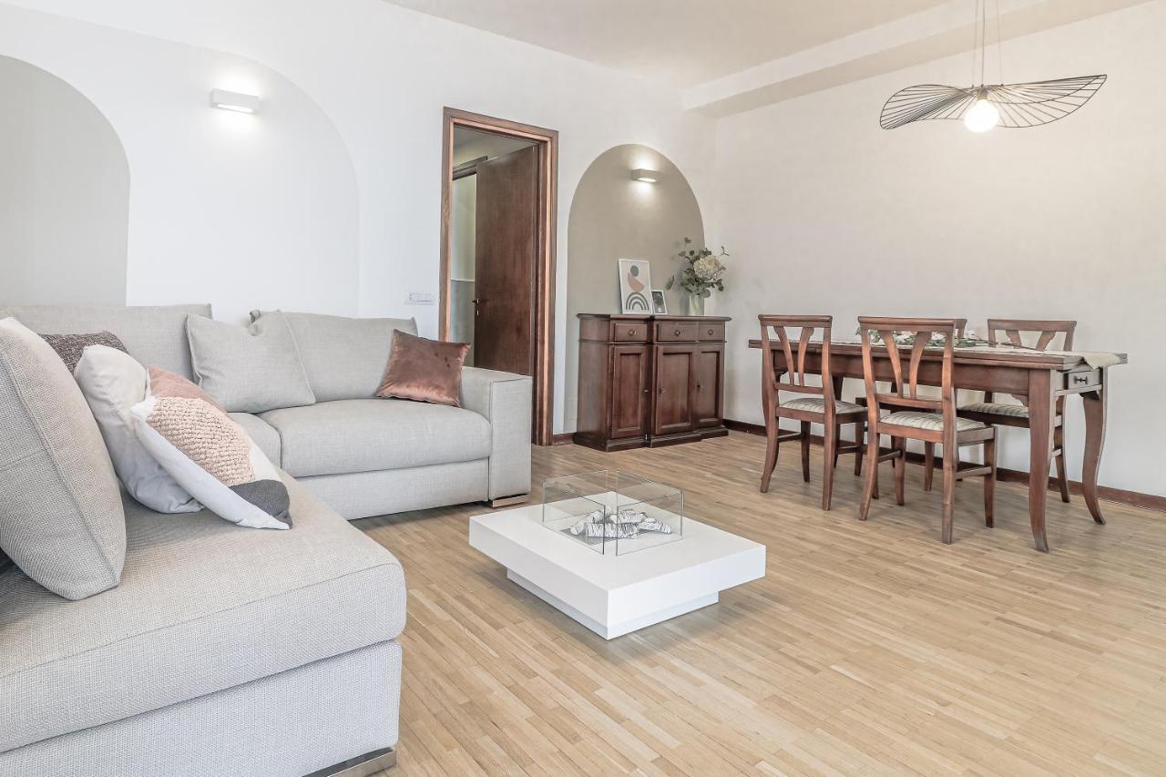 Stunning View Lakeside Apartment - Larihome A11 Gravedona Exterior foto